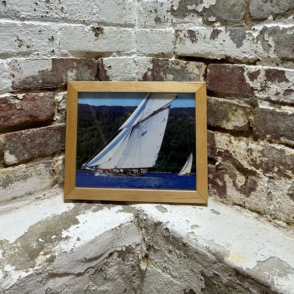 Vintage Framed Yacht Photograph Measures 11.25 x 9.25 x 1 inches. - Picture 3 of 8